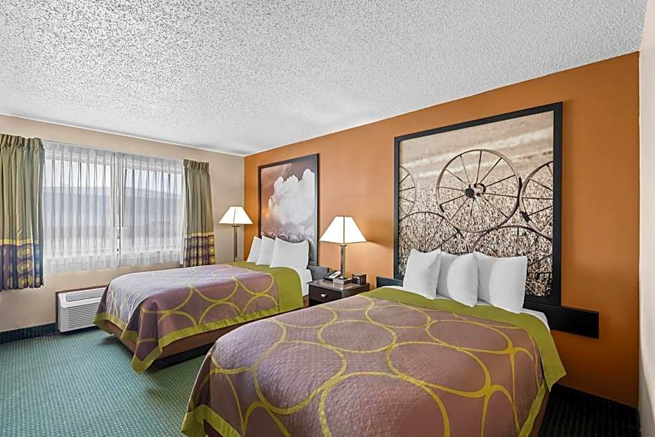 Super 8 by Wyndham Jefferson