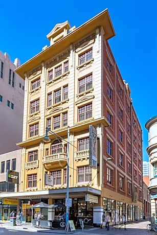 Adelaide Paringa