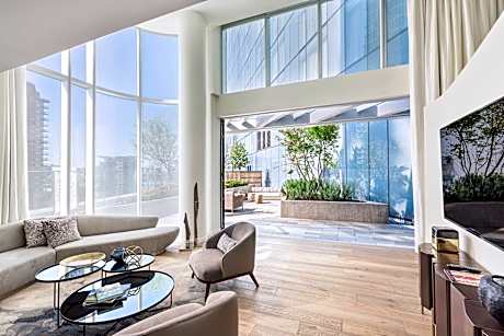 Parq Villa, 1 Bedroom Bi-level Loft, 1 King, Water view