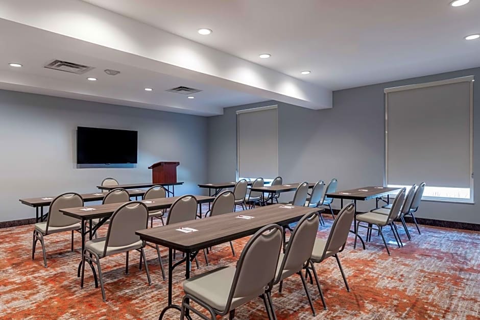 Best Western Plus Desert View Inn & Suites