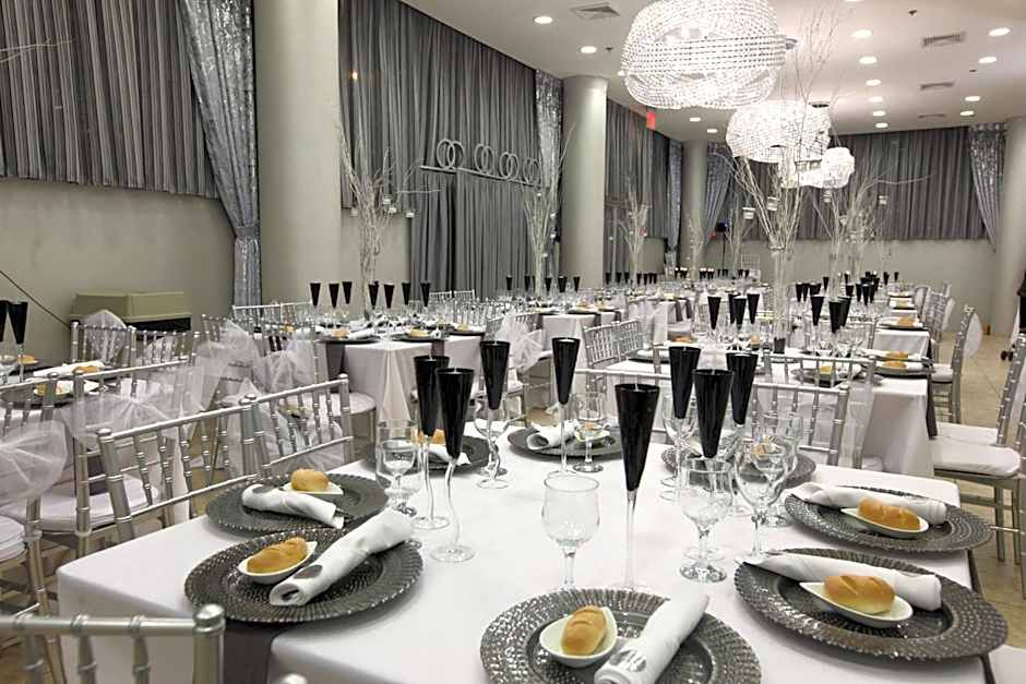 Pointe Plaza Hotel