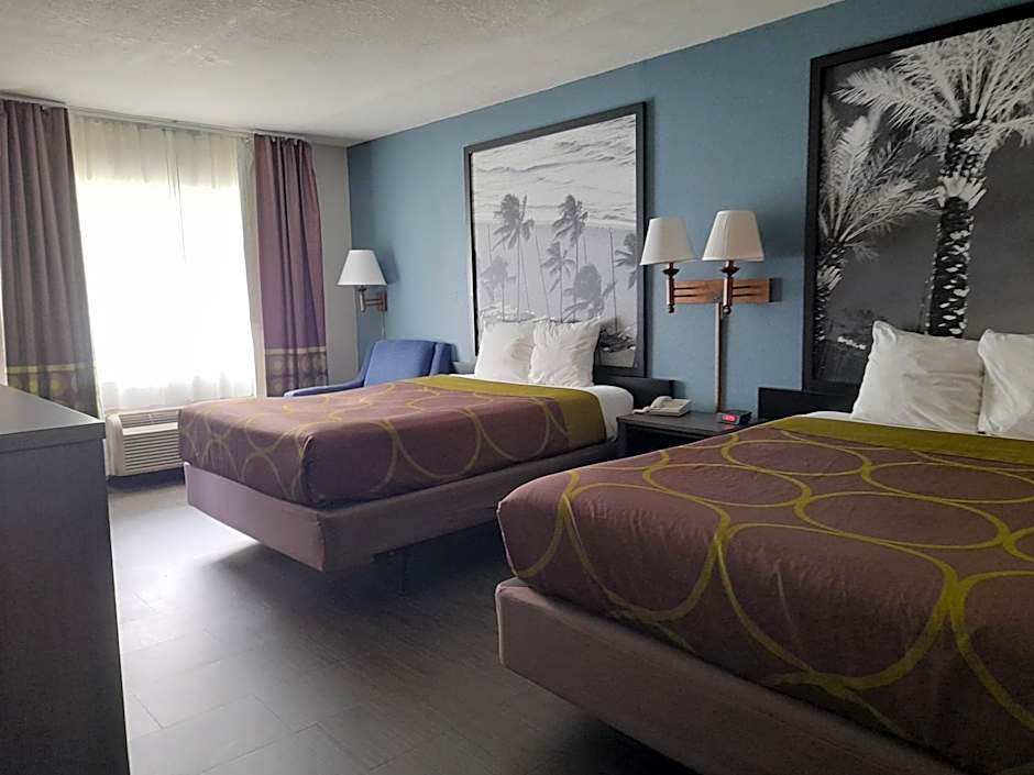 Super 8 by Wyndham Dania/Fort Lauderdale Arpt
