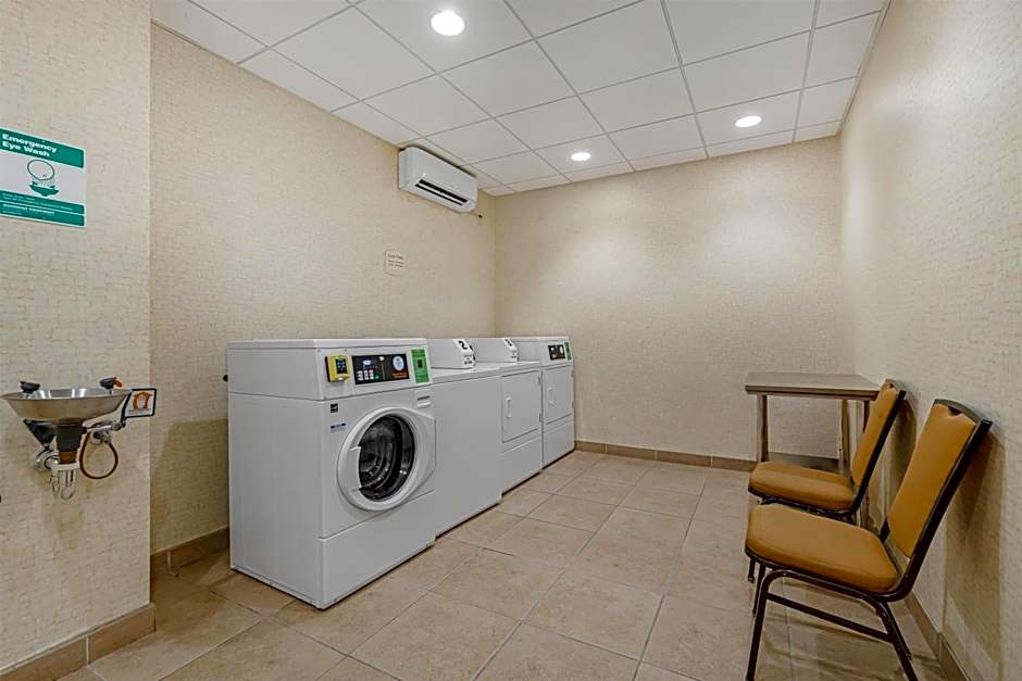 Best Western Hesperia-Victorville Suites