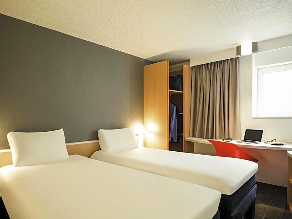 ibis Orly Chevilly Tram 7