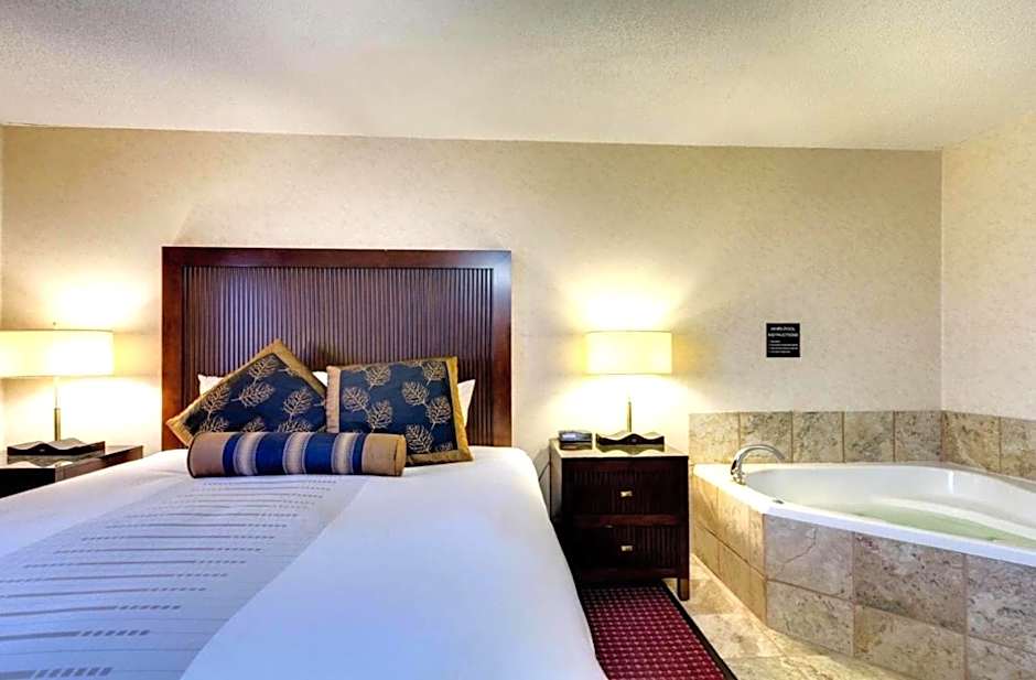 Photo 1 of 10 of 1 King Bed Suite, Jacuzzi®