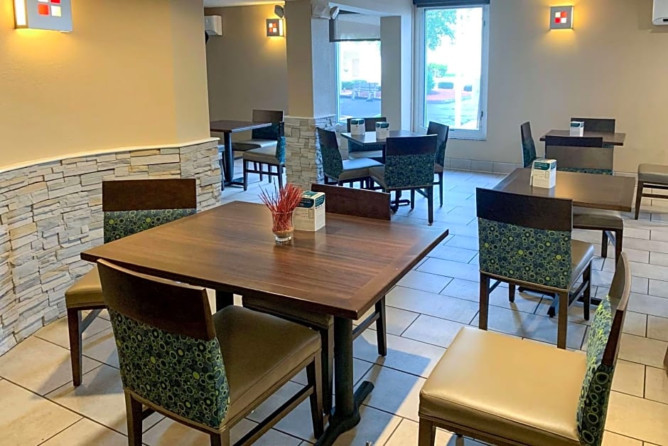 Comfort Inn and Suites East Hartford