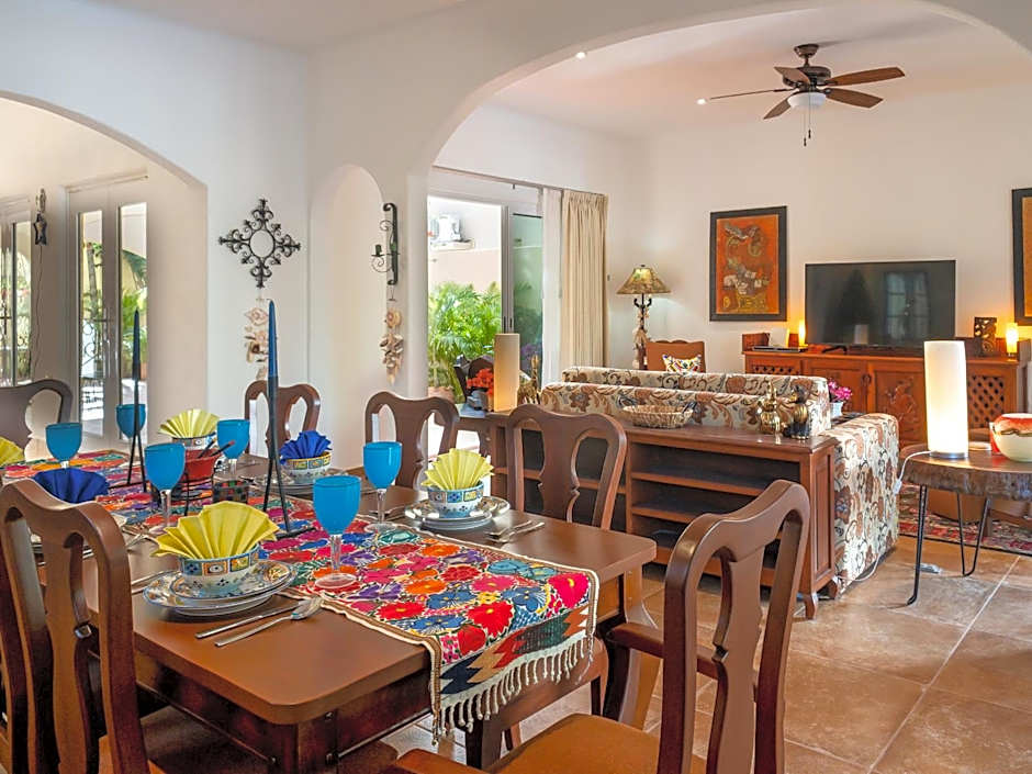 Casa Zarah - Hacienda Family Home - Pool and 2-Block to Beach