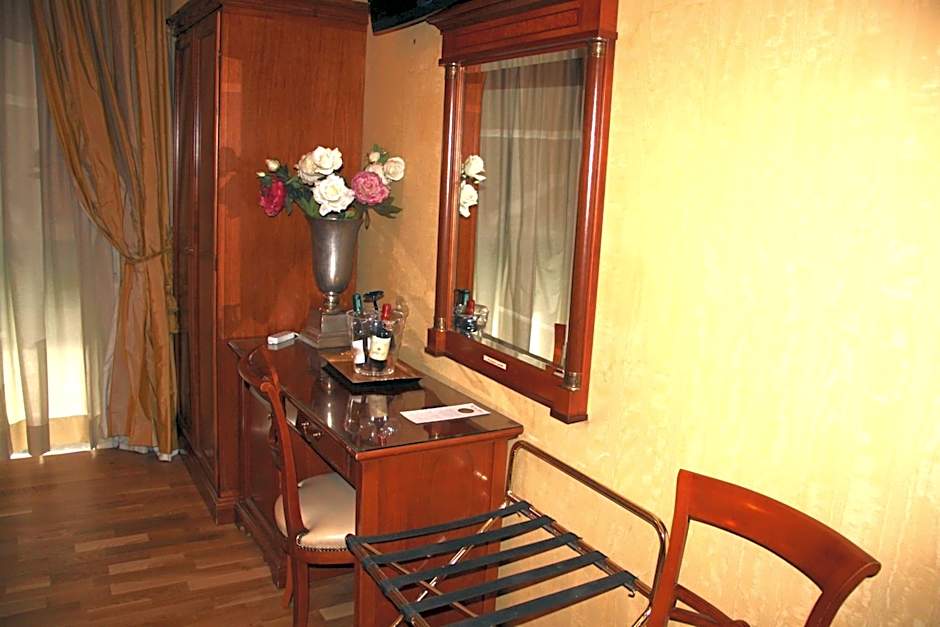 Luxury Rooms H 2000 Roma