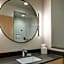 Fairfield by Marriott Inn & Suites Kansas City at The Legends