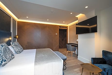 Superior Double Room with Terrace & Spa access