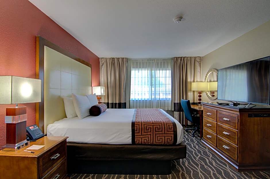 Westbridge Inn and Suites