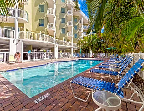 Corner Suite Luxury Panoramic Ocean Views