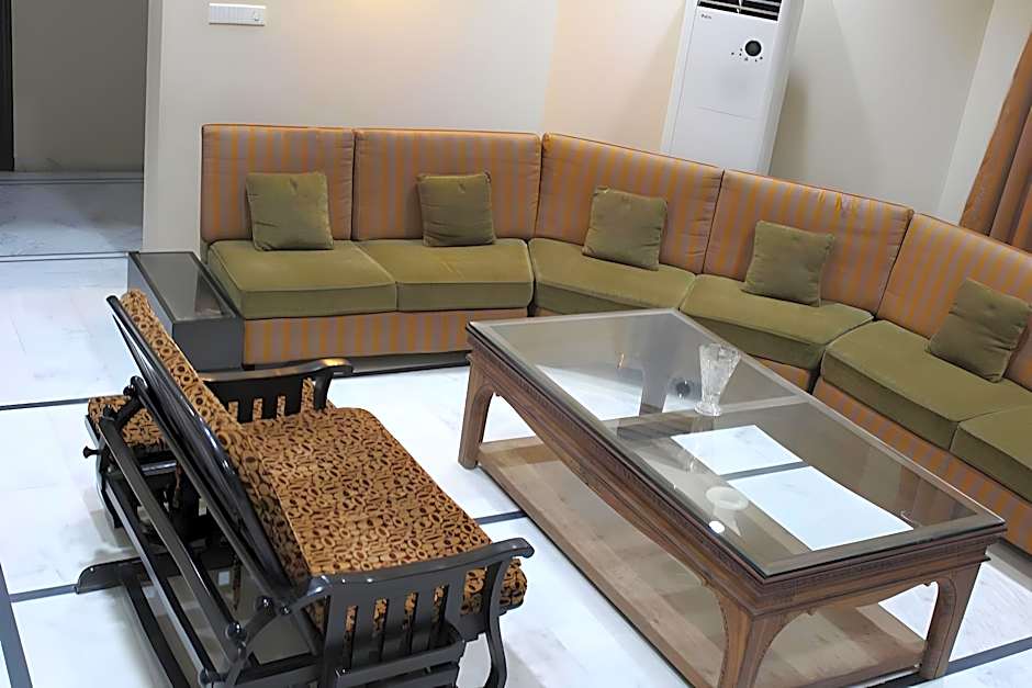 Hotel State Residency