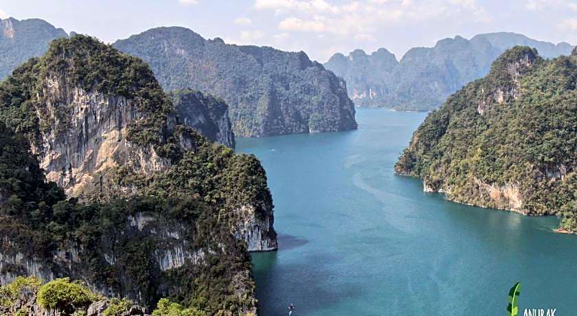 Anurak Community Lodge