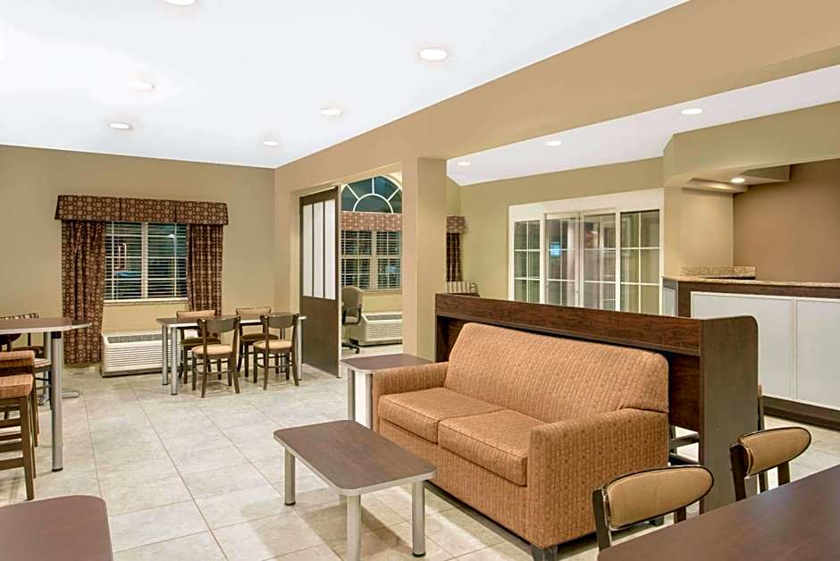 Microtel Inn & Suites by Wyndham Midland