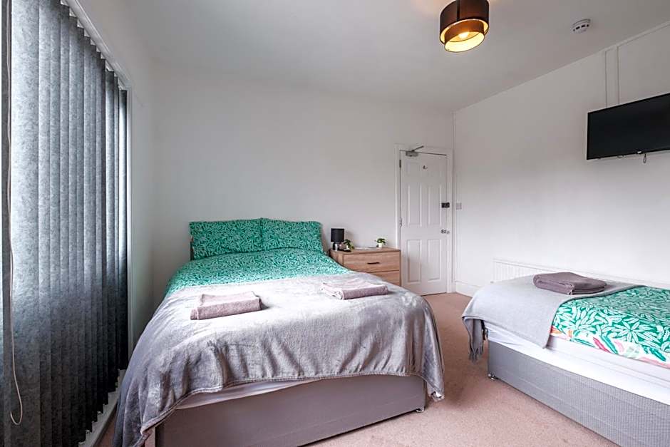 OYO The Pickering Park Hotel