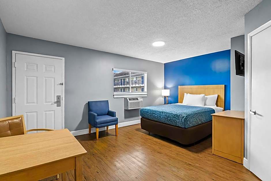 Suburban Studios Stuart near Federal Hwy 1