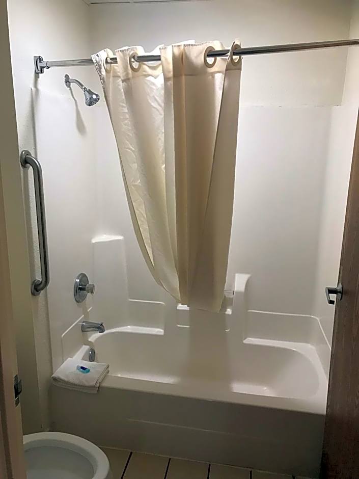 The Best Inn & Suites