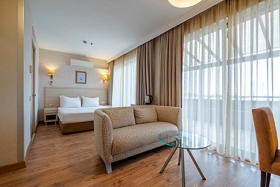 Foto 1 daripada 6 — Executive 1 King Bed