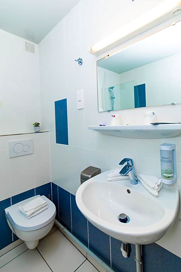 HOTEL DE PARIS MONTPARNASSE