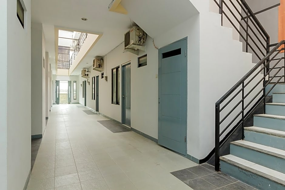 Formerly RedDoorz Syariah near Pondok Indah Mall 3