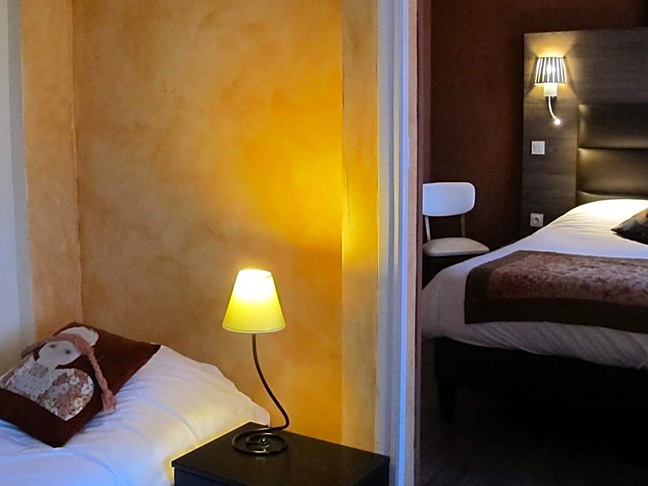 Logis Hôtel Deshors-Foujanet