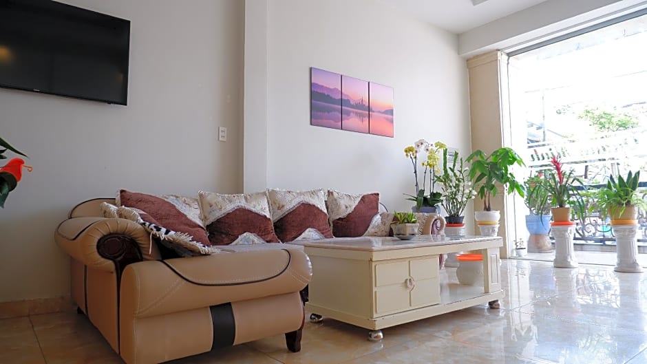 Quang Minh Dalat Hotel