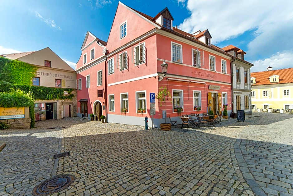 Foto 1 de 49 de Hotel Latrán