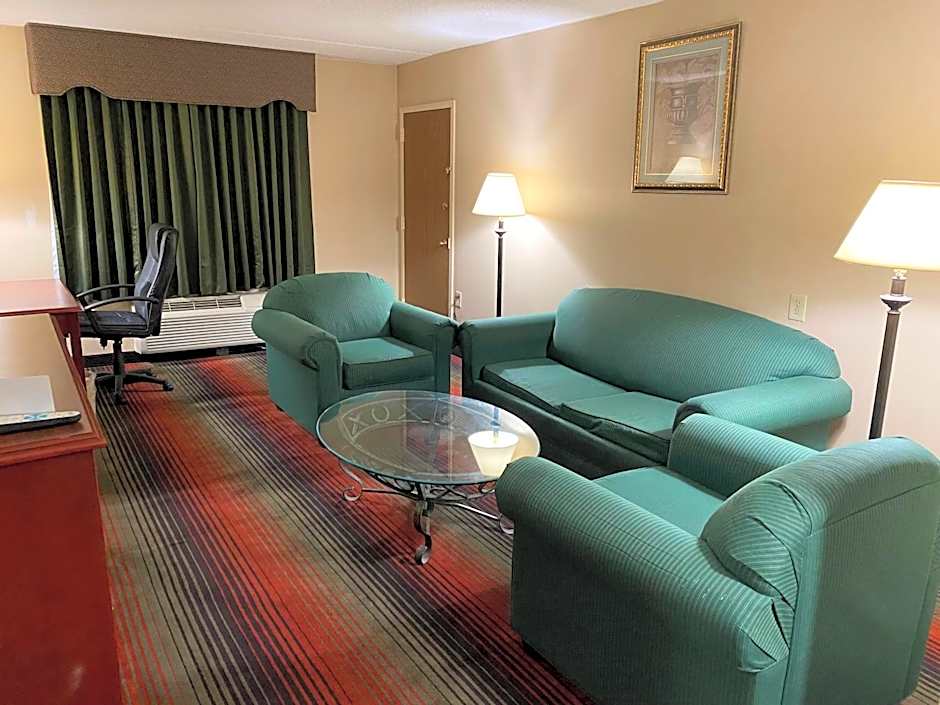 Ramada by Wyndham Rochelle Park Near Paramus
