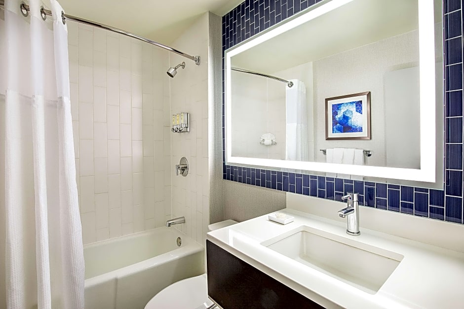 Photo 1 of 5 of 2 Queen Beds, City View