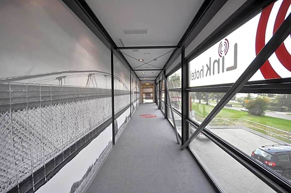 Link Hotel