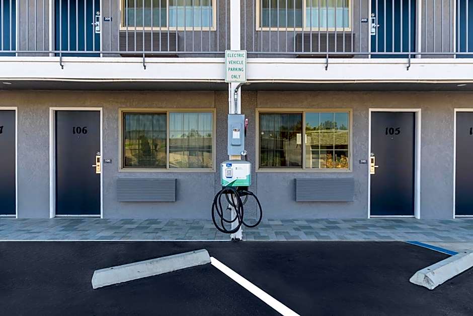 Motel 6-Willows, CA