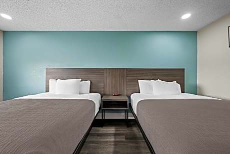 2 Queen Beds Nonsmoking