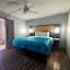 Mountain Vista Inn & Suites - Walking Distance to the Island