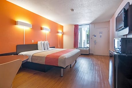 Double Room - Disability Access - Non-Smoking