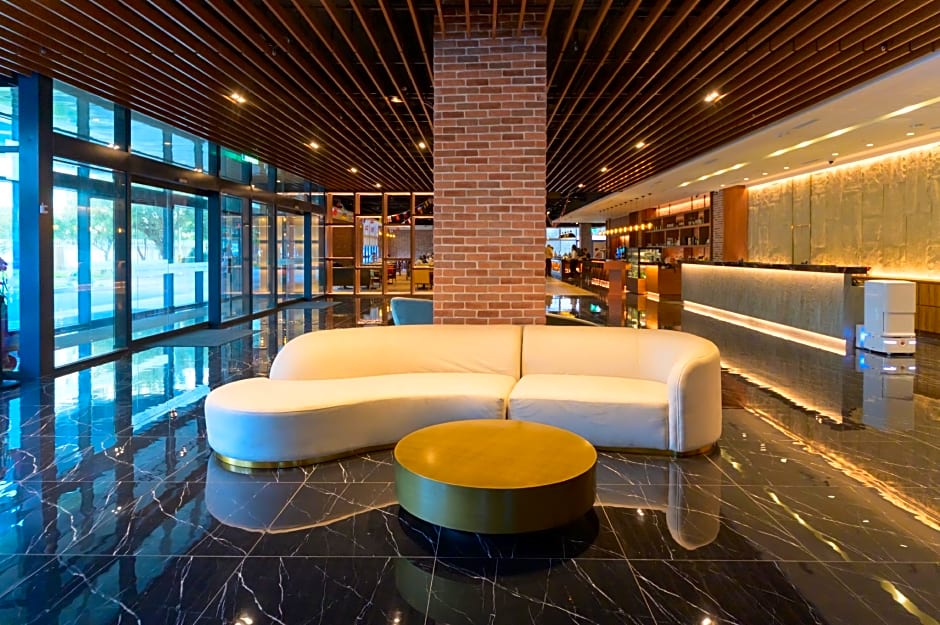 JANDA Golden Tulip Hotel