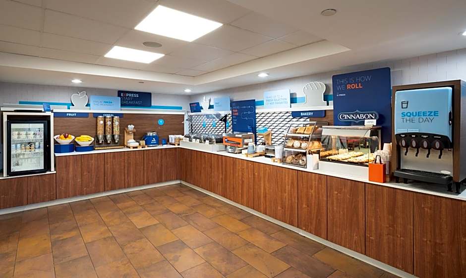 Holiday Inn Express Rochester - Greece By IHG