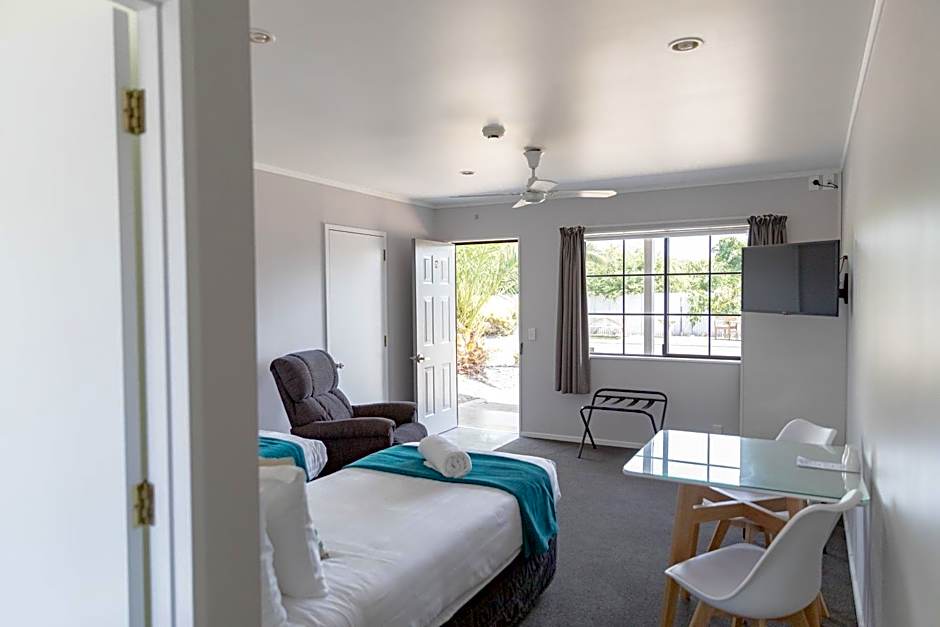 BKs Palm Court Motor Lodge