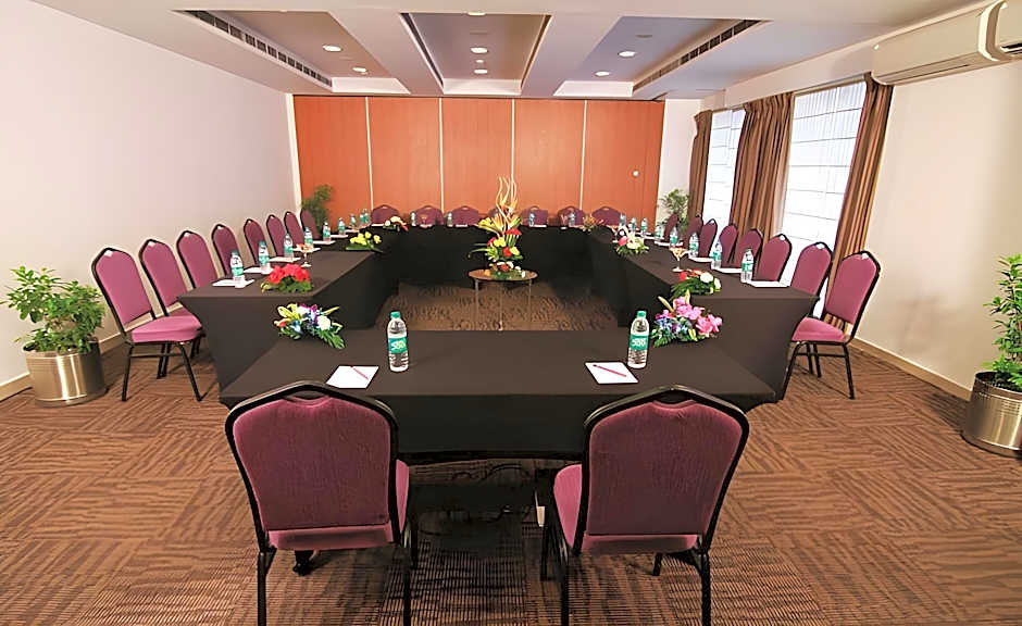 Caspia Hotel New Delhi Shalimar Bagh