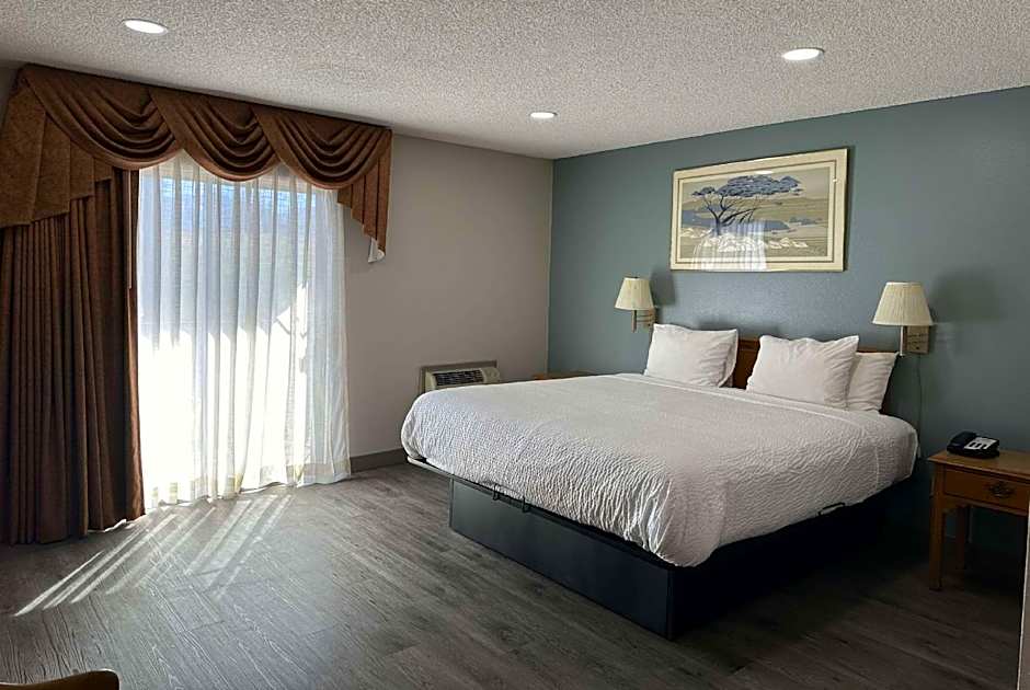 Days Inn by Wyndham Medford