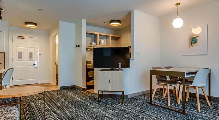 MainStay Suites