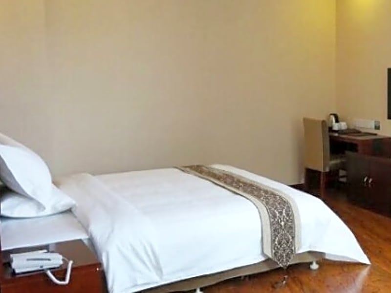 GreenTree Inn Liaoyuan Zhongkang Street Longjihuadian Business Hotel