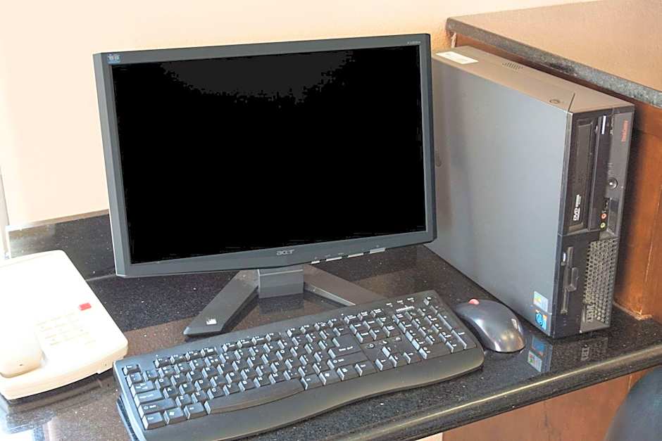 Howard Johnson by Wyndham Houston Heights/Downtown