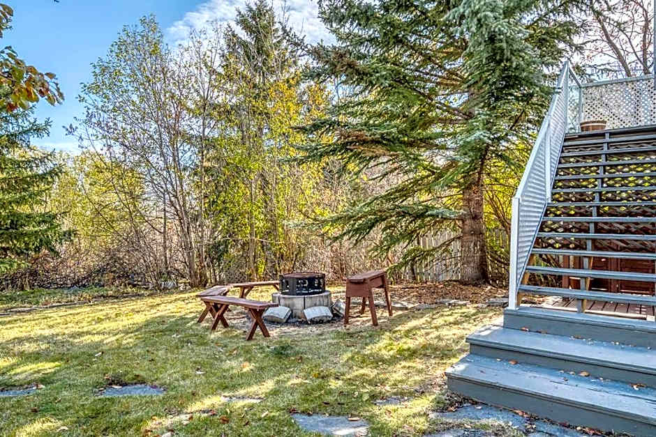 Boho Retreat w/King Bed on Bow River Pathway