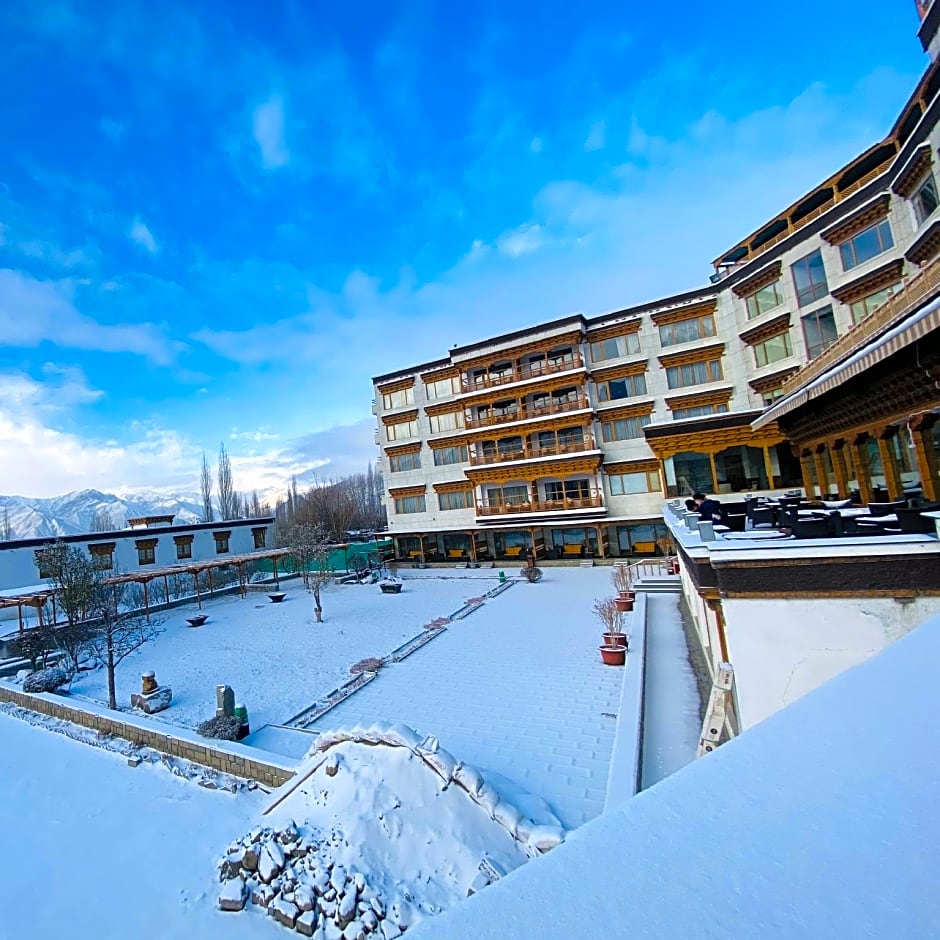 The Grand Dragon Hotel