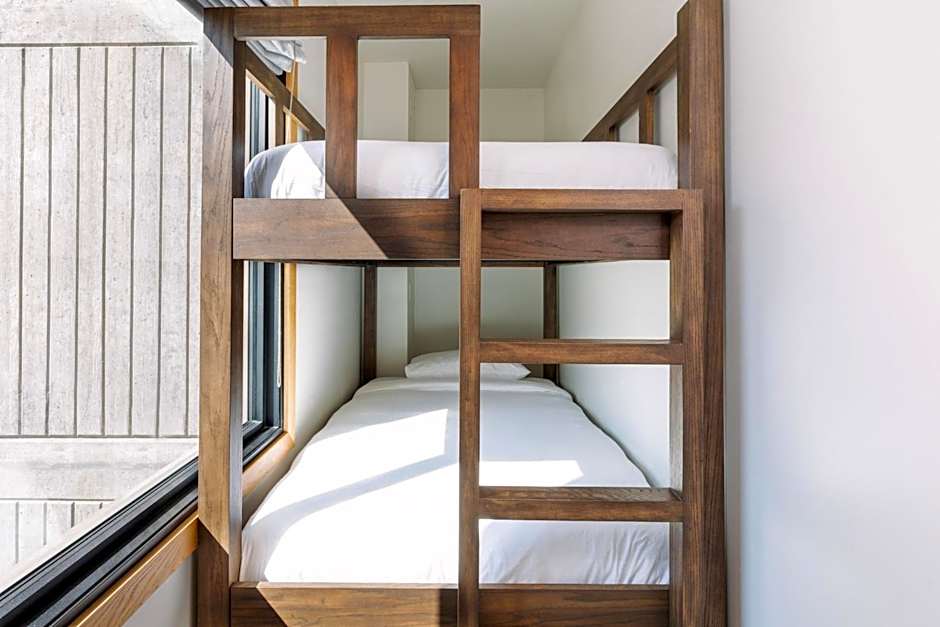 The Snowpine Lodge