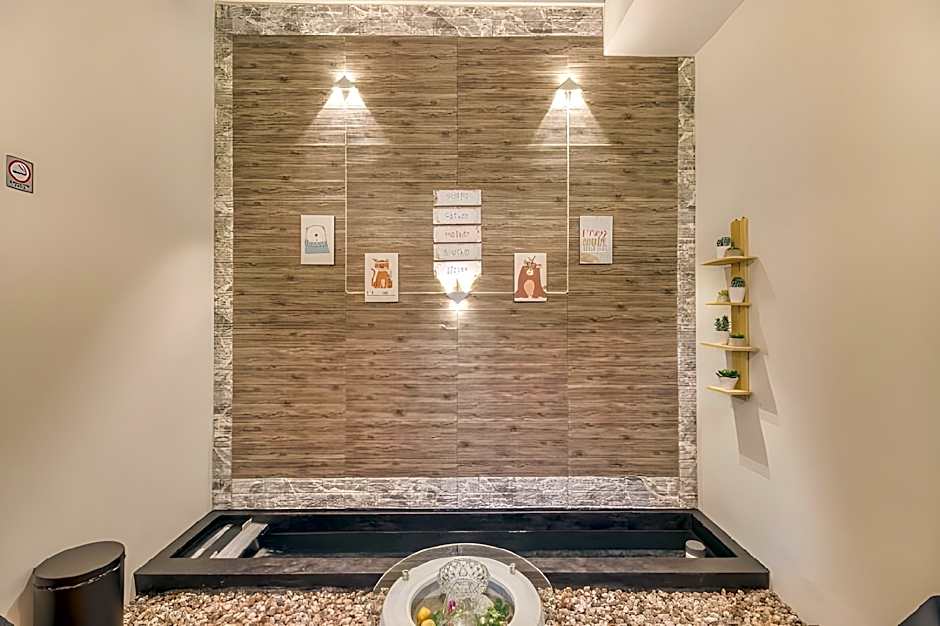 RedDoorz Plus near Gembira Loka Zoo 2