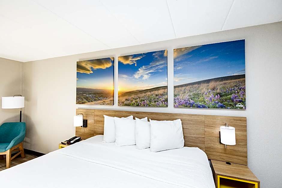 Days Inn by Wyndham Sharonville