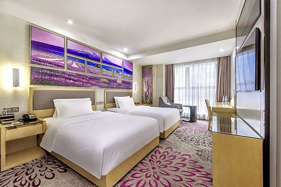 Lavande Hotel Luzhou Jiale Century City