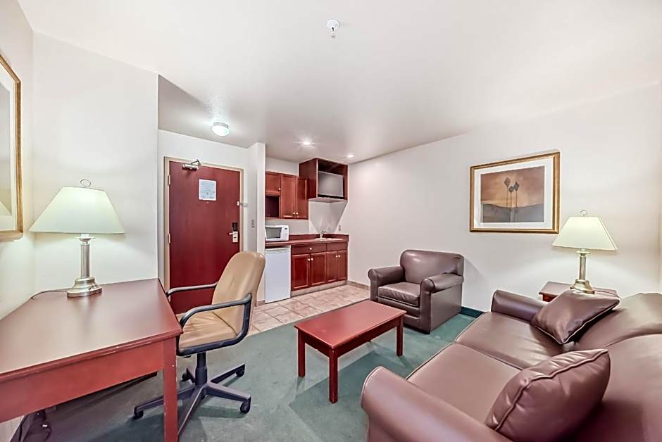 Grande Cache Inn & Suites